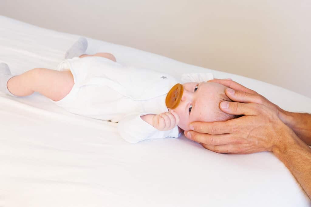Osteopathische Behandlung eines Babys